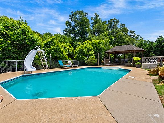 4th image of 35 Fiddlers Ln