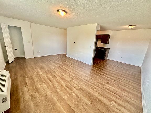 4th image of 200 N Hill N Dale St #512