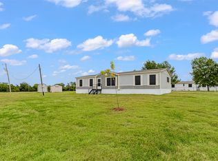 5716 Hillcrest Dr, Farmersville, TX 75442