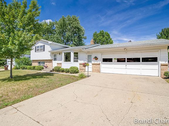 2nd image of 2508 Powers Ave NW