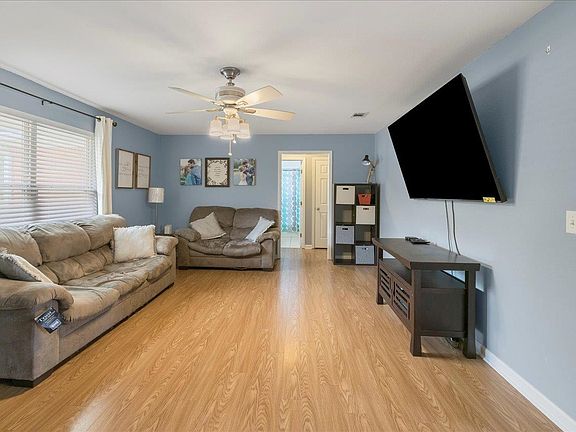 3rd image of 72 Homan Point Ave