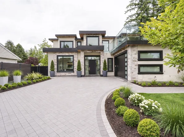 6052 172nd St, Surrey, BC V3S 3Z7