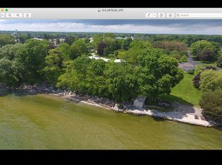 1005 Memorial Dr, Manitowoc, WI 54220