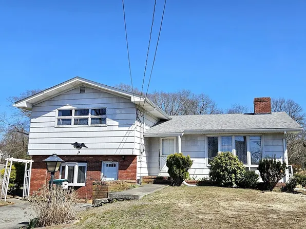 106 S Main St, Acushnet, MA 02743