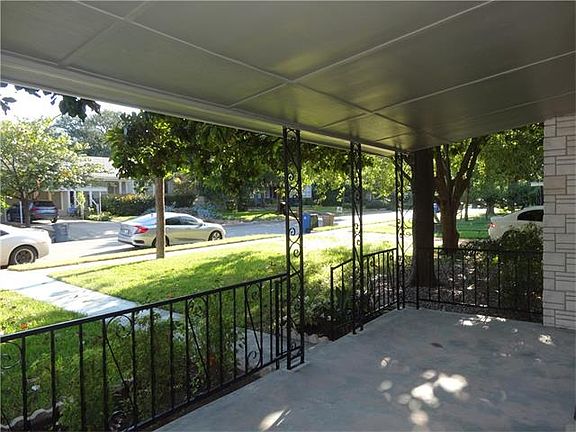 3rd image of 1215 Romeria Dr