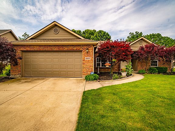 2nd image of 207 Brooke Woode Dr