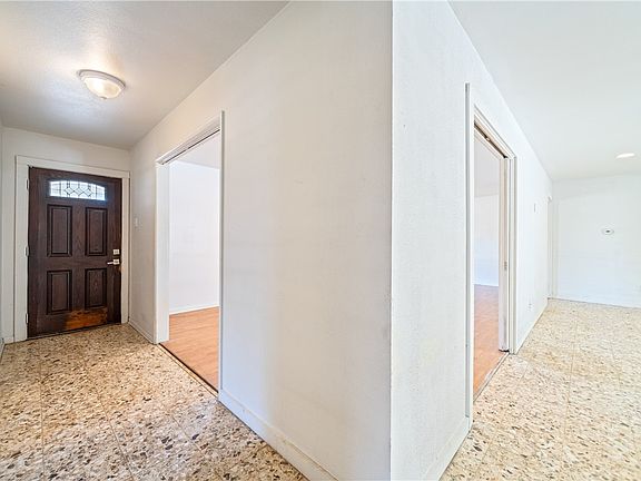 5th image of 4222 Dody St