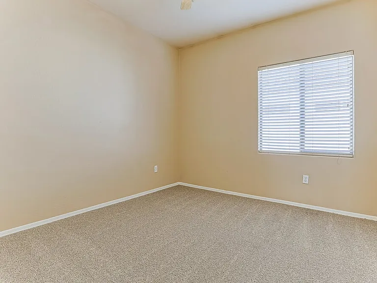 2081 E Runaway Bay Pl — Photo 12