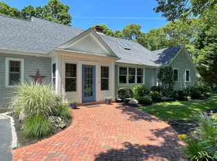 106 Scraggy Neck Rd, Cataumet, MA 02534