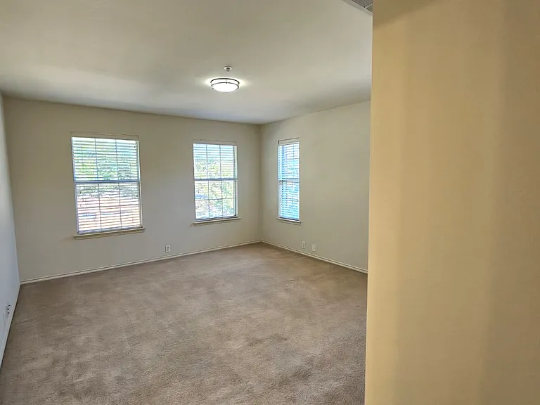 501 Jeans Creek Dr — Photo 13