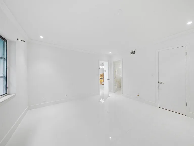 3125 Oakland Shores Dr #B203 — Photo 6