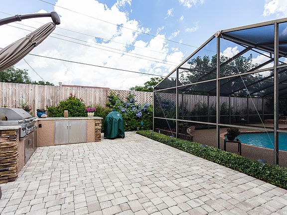3rd image of 2441 Pershing Oaks Pl