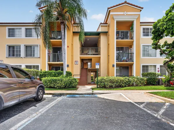 103 Yacht Club Way APT 205, Hypoluxo, FL 33462