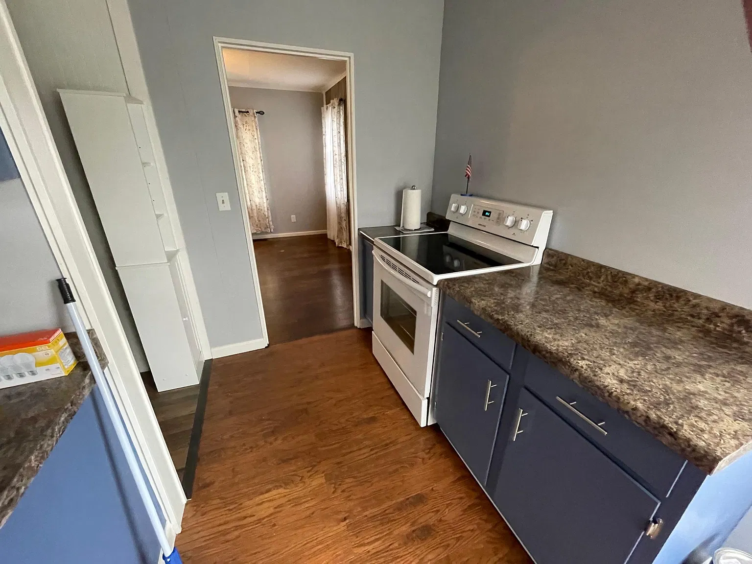 2533 Vale Dr — Photo 3