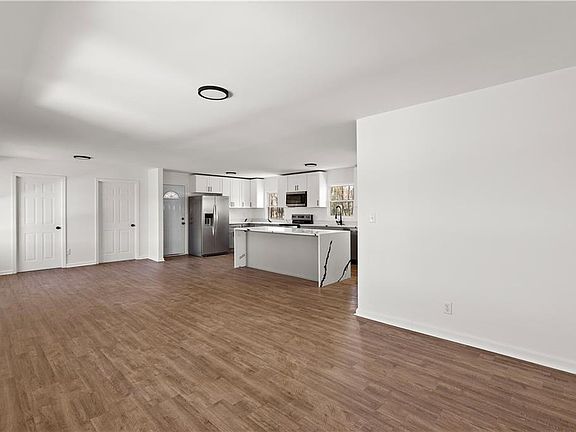 5th image of 584 Gilpark Rd