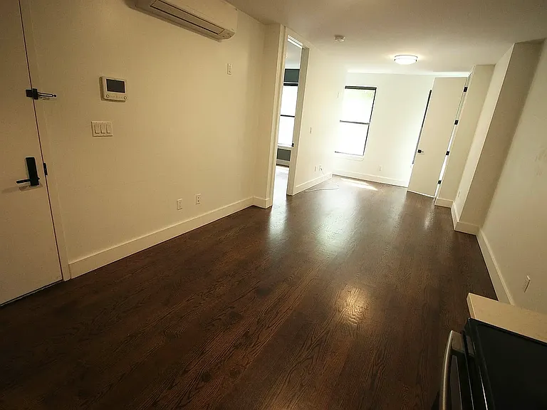 425 S 5th St #4F — Photo 3