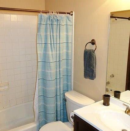 5th image of 135 Viking Dr E APT 323