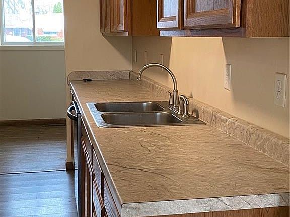 5th image of 758 Fairhaven Ct