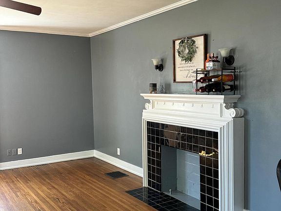 5th image of 317 N Barron St