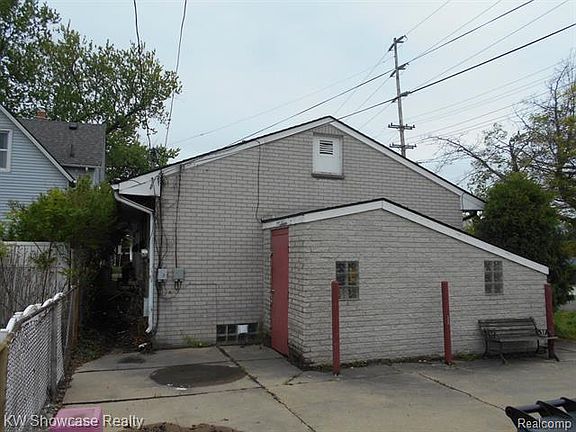 2nd image of 266 Ford Ave