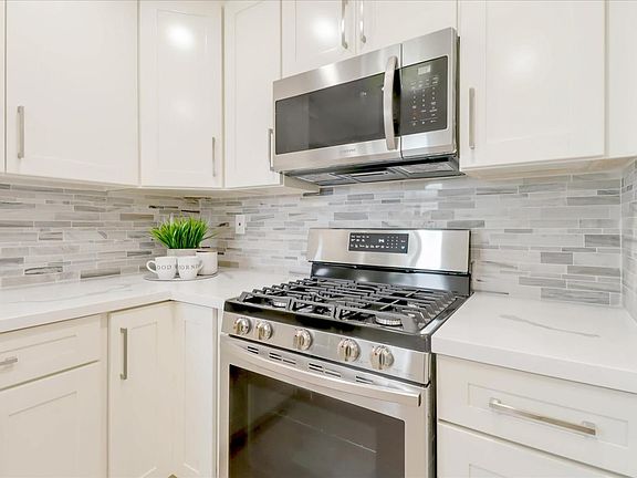 5th image of 2395 Cimarron Dr
