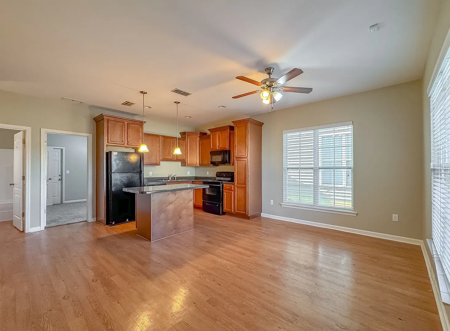 Nice & Newer 3/3 W/ Island Kitchen, Washer/Dryer, Mins To Fsu & Tsc! Comm Pool & Gym! $1450/Month... — Photo 3