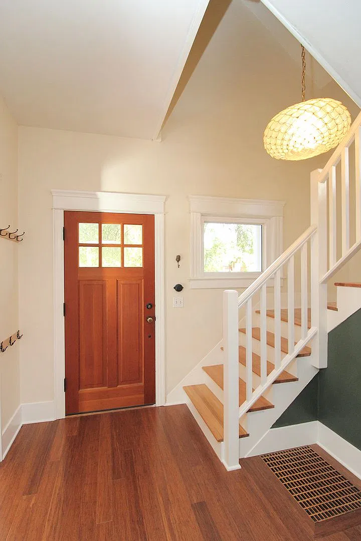 Stunning, Remodeled 4 Bed/2 Bath 1911 Craftsman in Sought-After Sabin — Photo 3