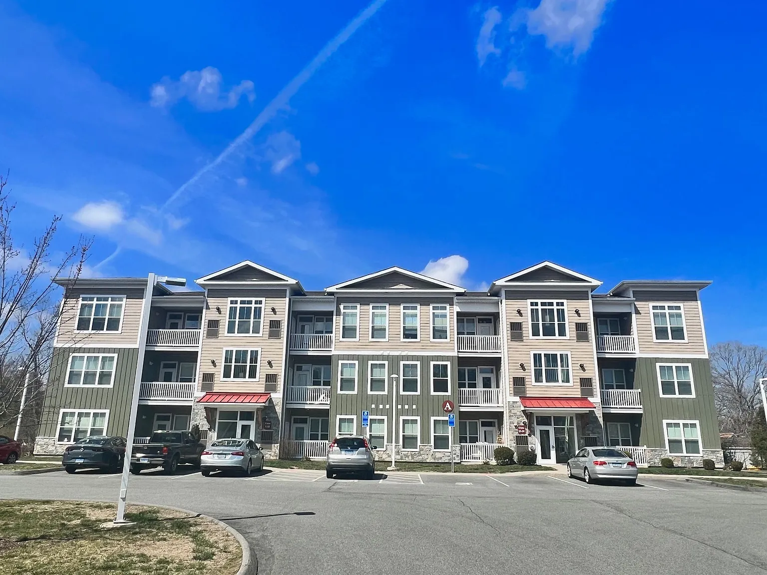 Essex Station Apartments — Photo 4