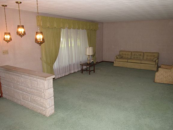 4th image of 1498 Amber Dr