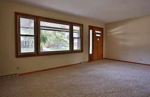 5th image of 3031 Leman Dr
