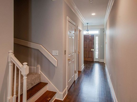 3rd image of 107 Forest Place Cir
