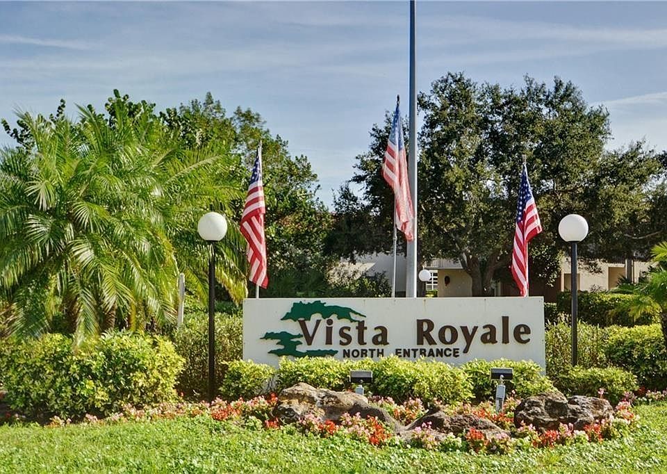 1st image of 5 Vista Palm Ln