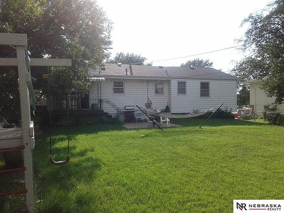 3rd image of 9705 Briarwood Ln