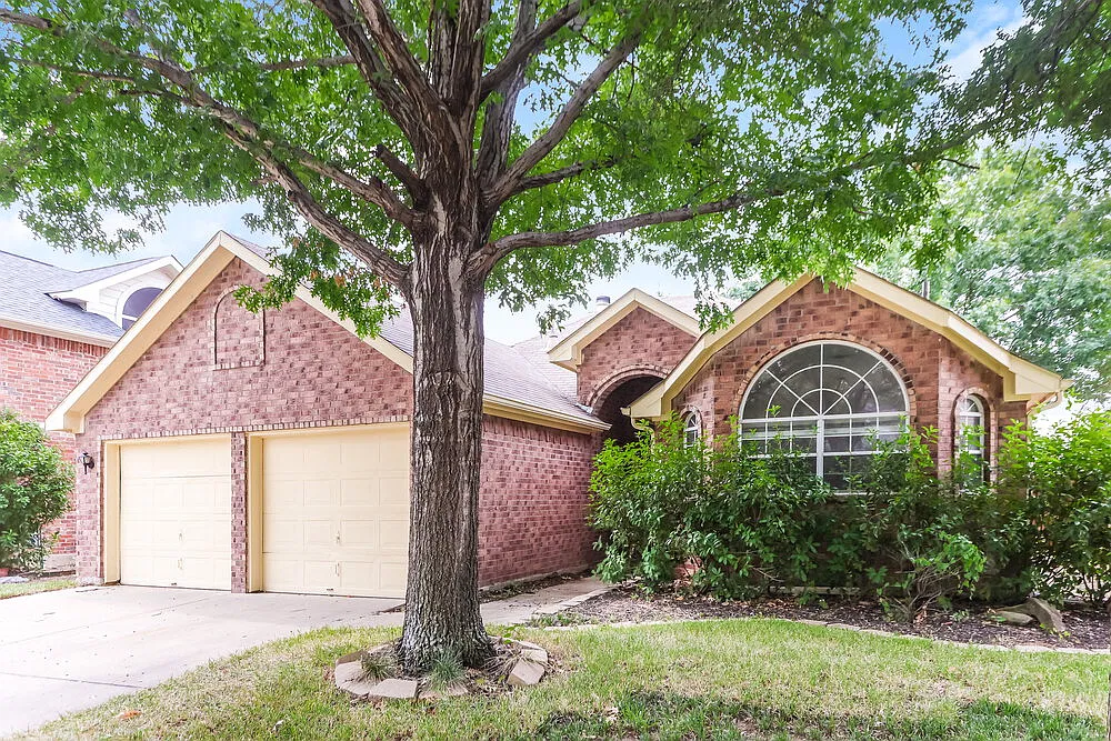 3 bed, 2.0 bath, 1508 sqft, $2,260 — Photo 3