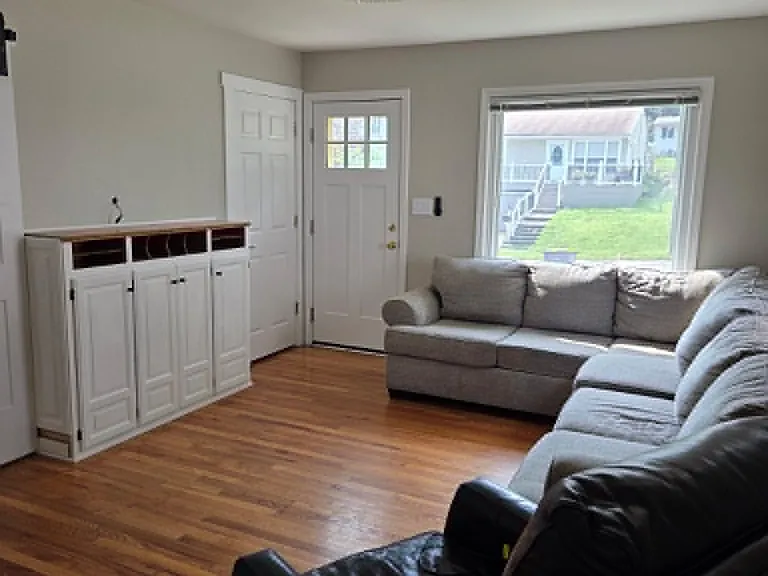 638 Dixie St — Photo 2