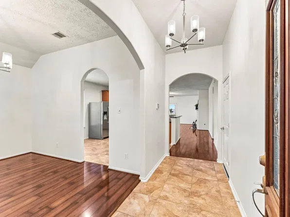 23410 W Pine Ivy Ln, Tomball, TX 77375