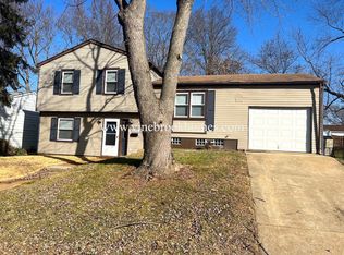 2375 Teakwood Manor Dr, Florissant, MO