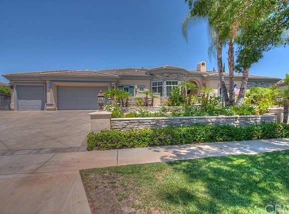 5th image of 1645 Alamitos Cir