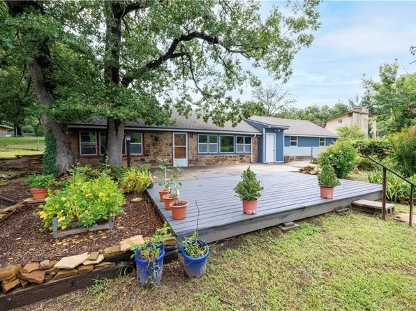 222 Lakeview Dr, Independence, KS 67301