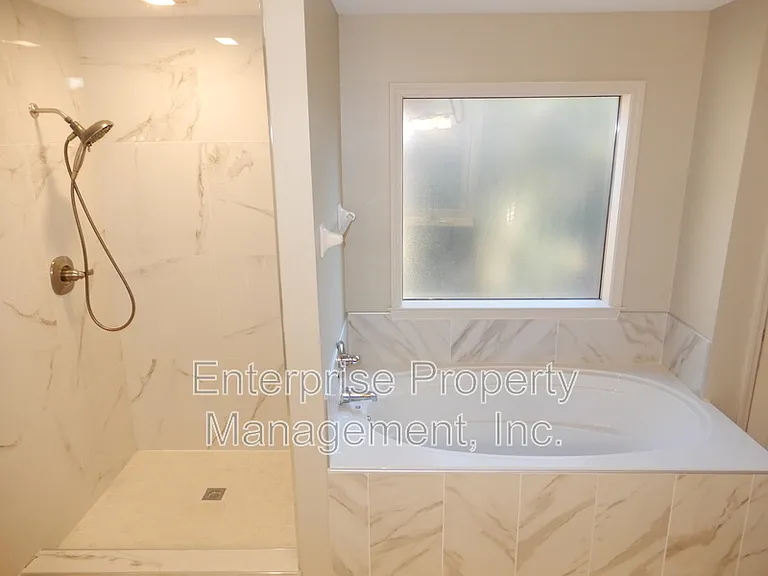 4525 Hickory Creek Dr — Photo 15