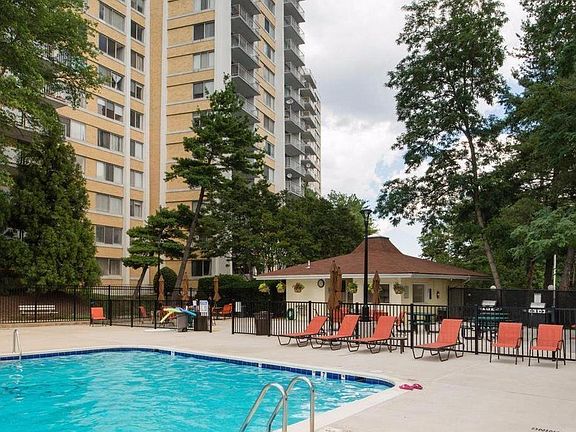 2nd image of 301 N Beauregard St APT 602