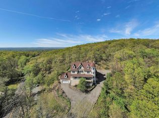 405 Christian Herald Rd, Valley Cottage, NY 10989