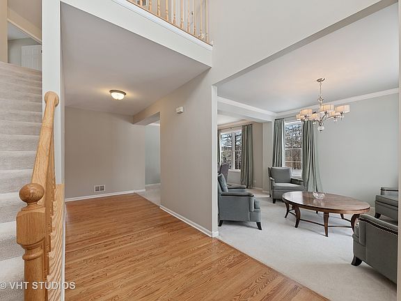 2nd image of 65 W Fairoaks Ct