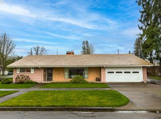 812 E 3rd St, Newberg, OR 97132
