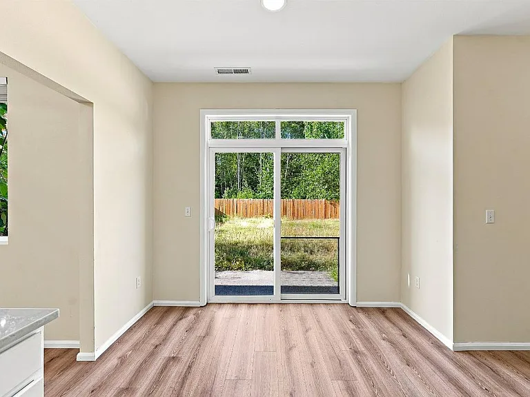 6038 Discovery St E — Photo 12