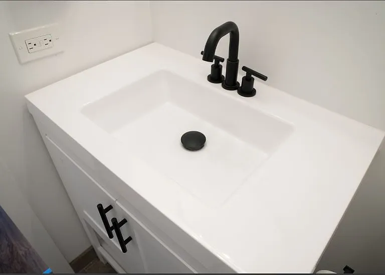 1 E Scott St #1802 — Photo 5