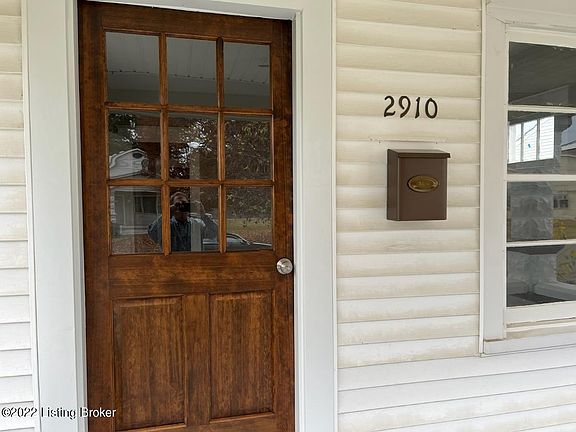 3rd image of 2910 Garfield Ave