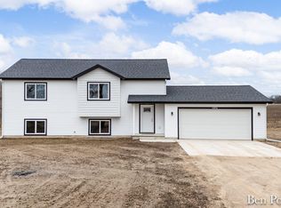 11974 W Barber Rd, Greenville, MI 48838