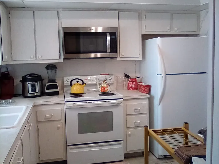 4775 Cove Cir #404 — Photo 30
