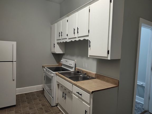 4th image of 619 Marion Ave
